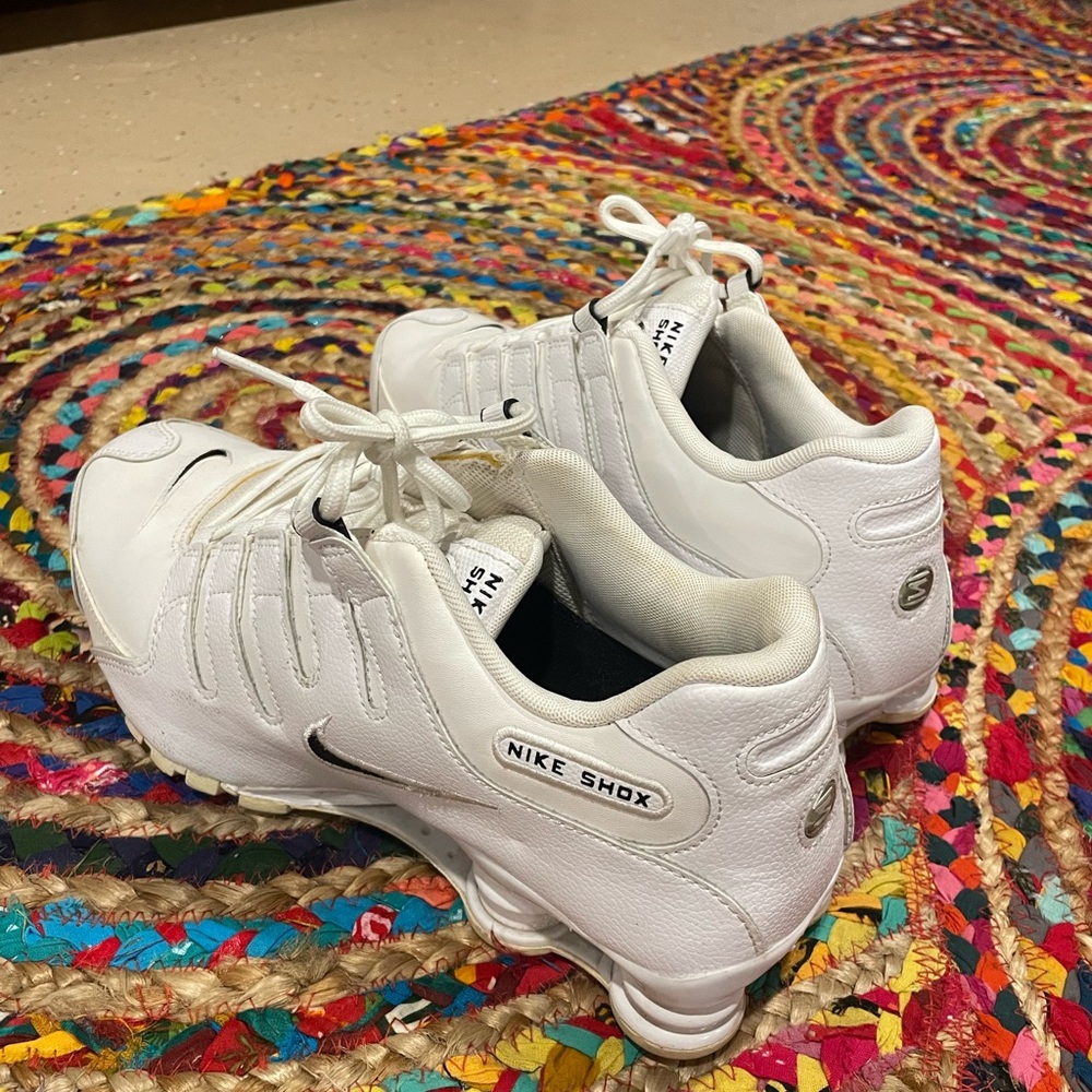 Nike Shox White Athletic Shoes - Picture 4 of 6